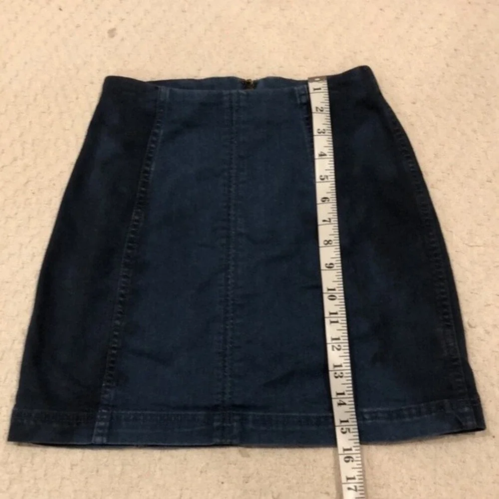 Free People Femme Mini Blue Jean Two Toned Skirt Size 2